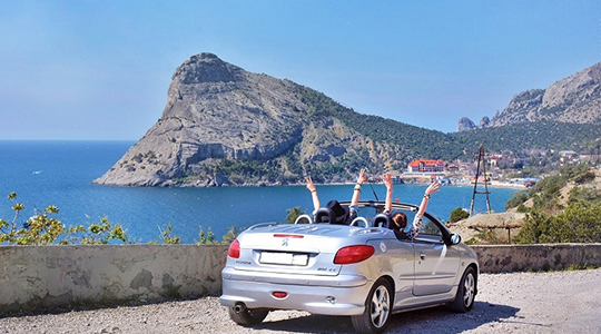 Автомобильным туристам в Крыму организовали торжественную встречу